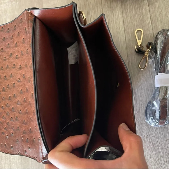 NWT Faux Leather Ostrich Pattern Tassel Top Handle Crossbody Bag Brown - Picture 6 of 10